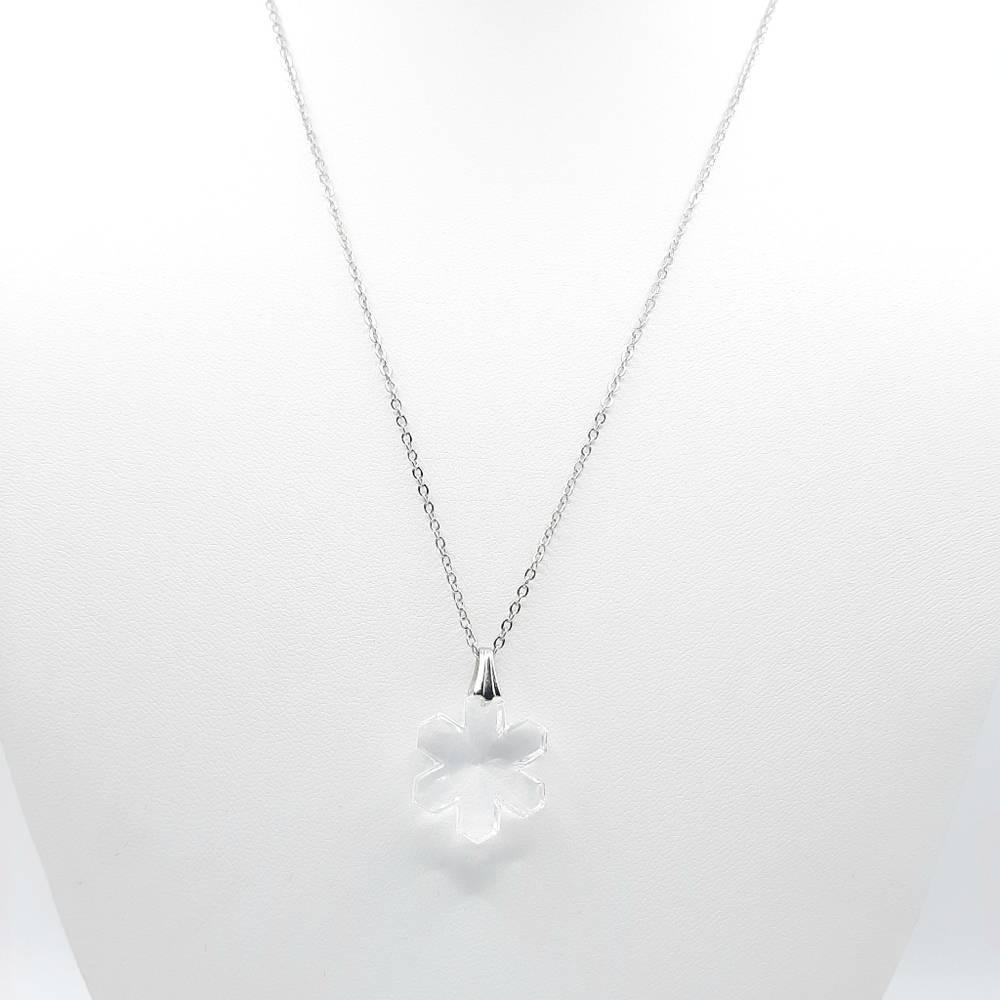 Snowflake 𝅺Swarovski Elements Crystal Necklace Winter Snow New - Picture 4 of 5